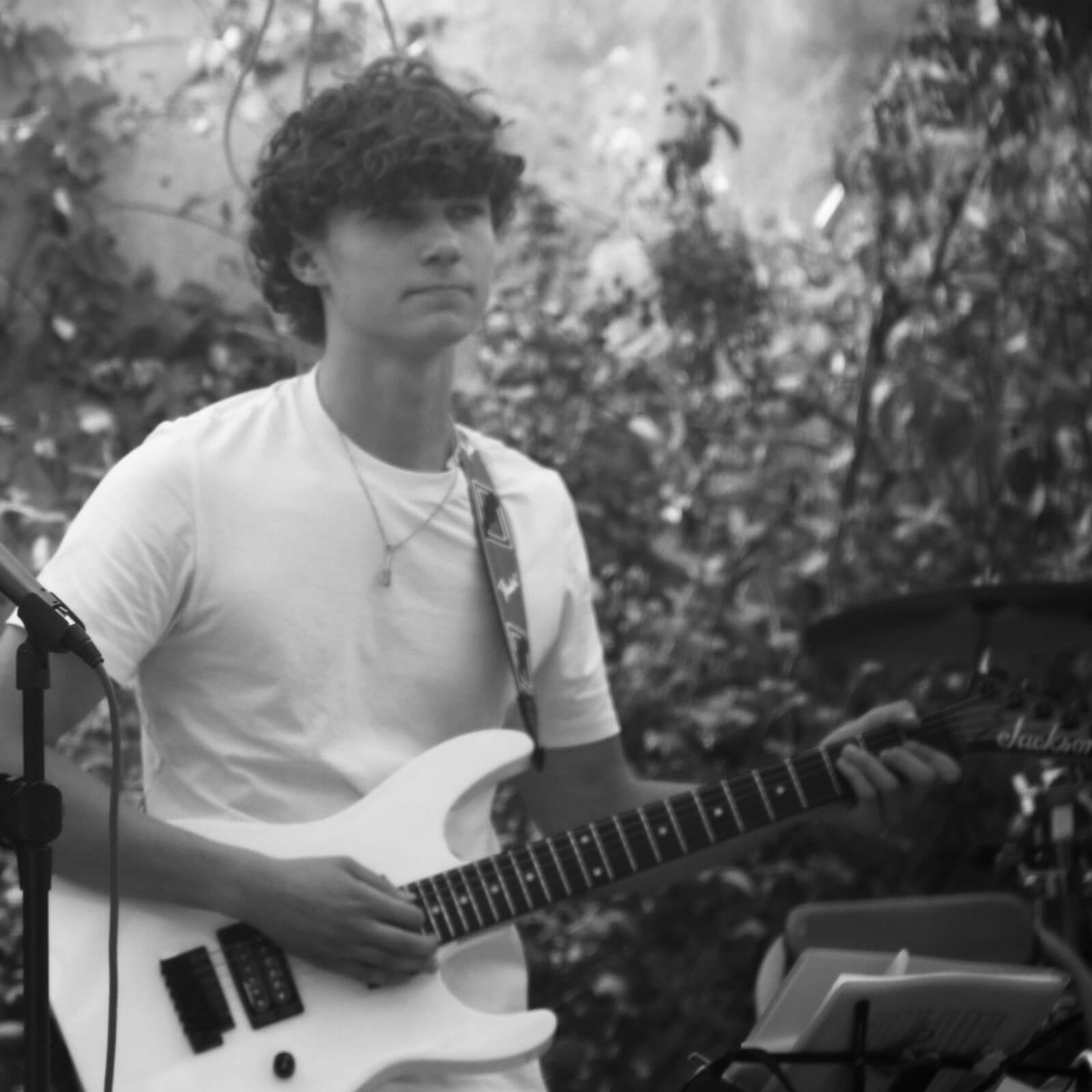 Photo de Nils le guitariste du groupe