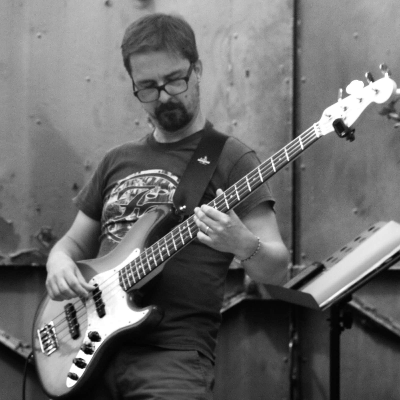 Photo de Thomas le bassiste du groupe